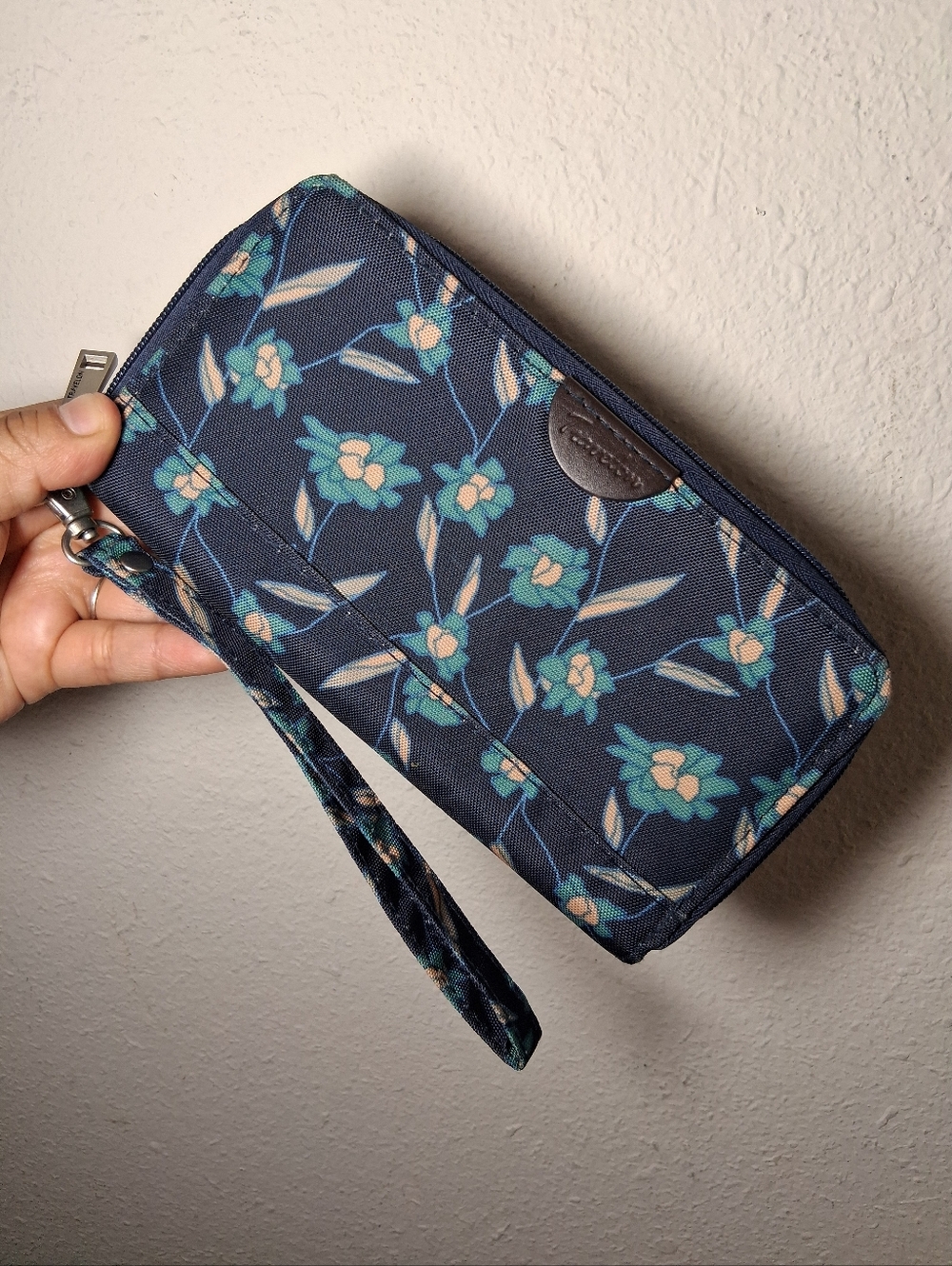 Blue Floral Travelon Long Zipper Wallet With Wrislet